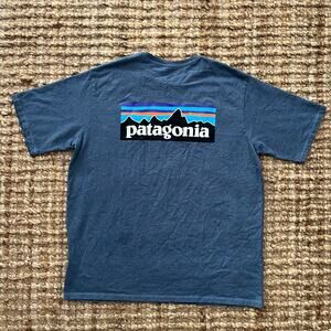 Patagonia Men’s P-6 Logo Responsibili-Tee Short Sleeve Blue Size L NWOT 23.5x29